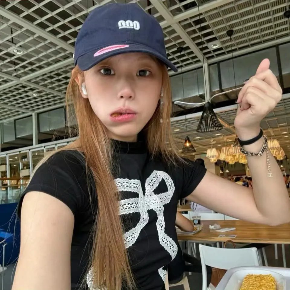 空房间里的妻子